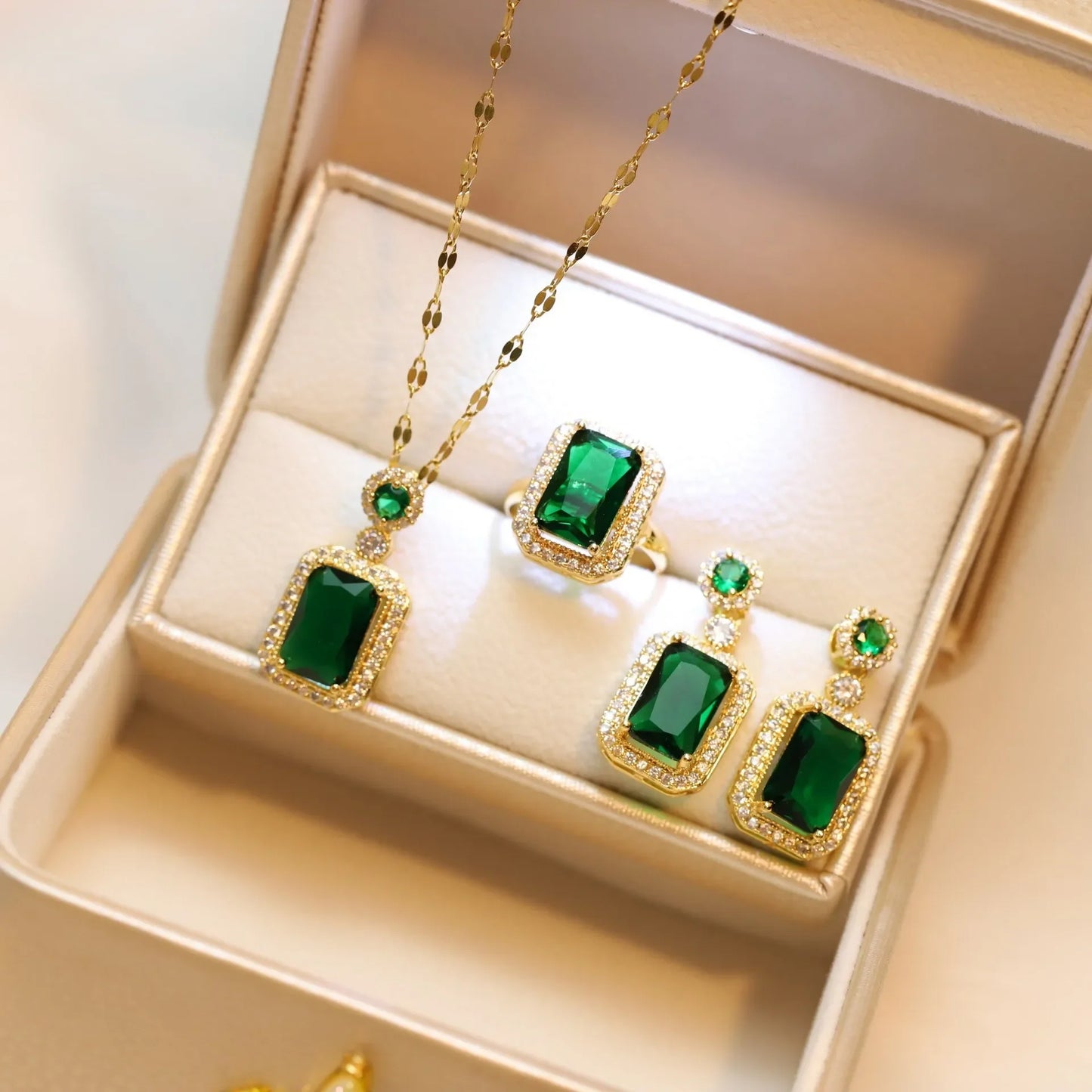 Luxury Emerald Jewelry Sets